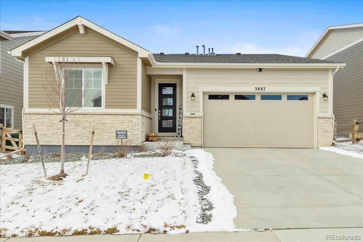 3887  Grand Baker Street, aurora MLS: 4287957 Beds: 4 Baths: 2 Price: $545,000