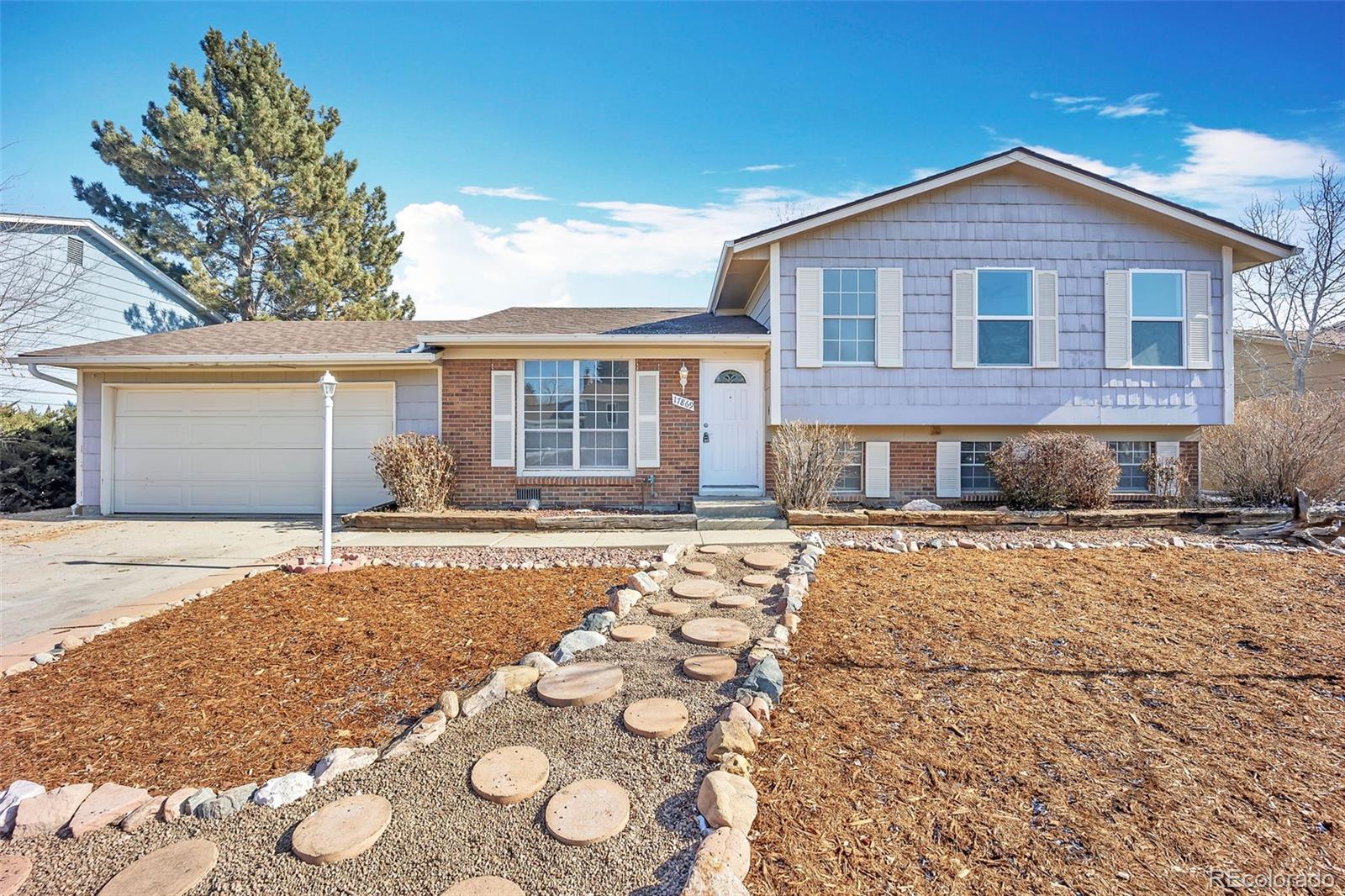 17869 E Gunnison Place, aurora MLS: 5276563 Beds: 4 Baths: 2 Price: $474,900