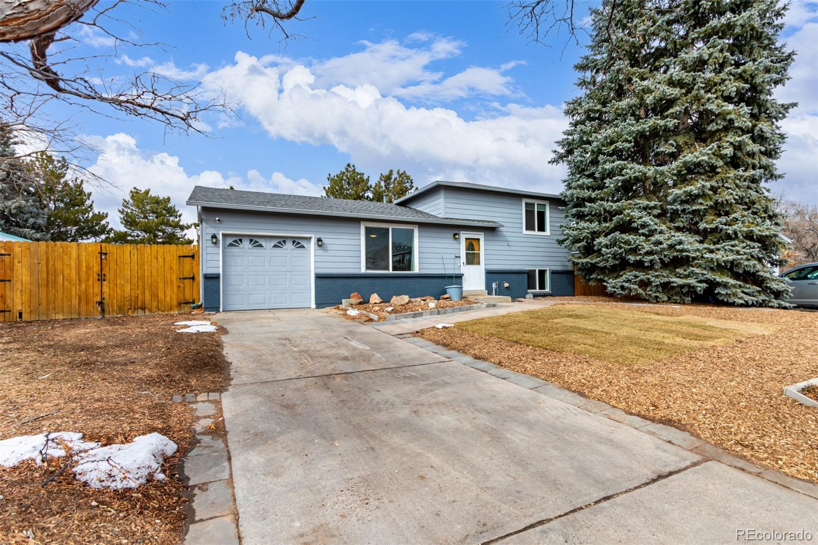 3089 S Winston Street, aurora MLS: 5440012 Beds: 3 Baths: 2 Price: $450,000