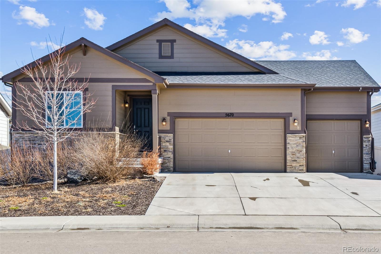 5670  Pinto Valley Street, parker MLS: 8170375 Beds: 5 Baths: 3 Price: $775,000