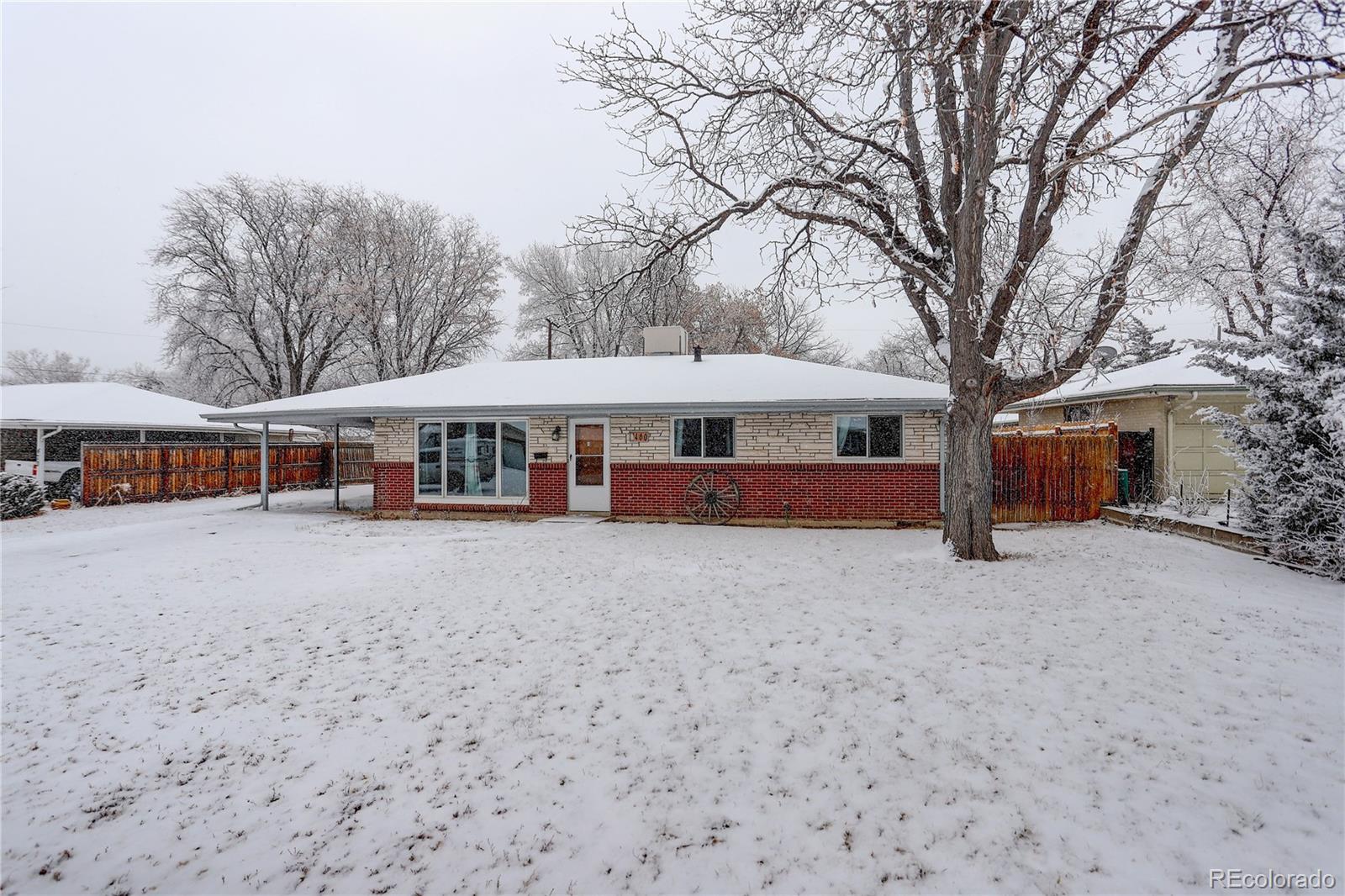 460  Lansing Street, aurora MLS: 2367129 Beds: 3 Baths: 1 Price: $425,000