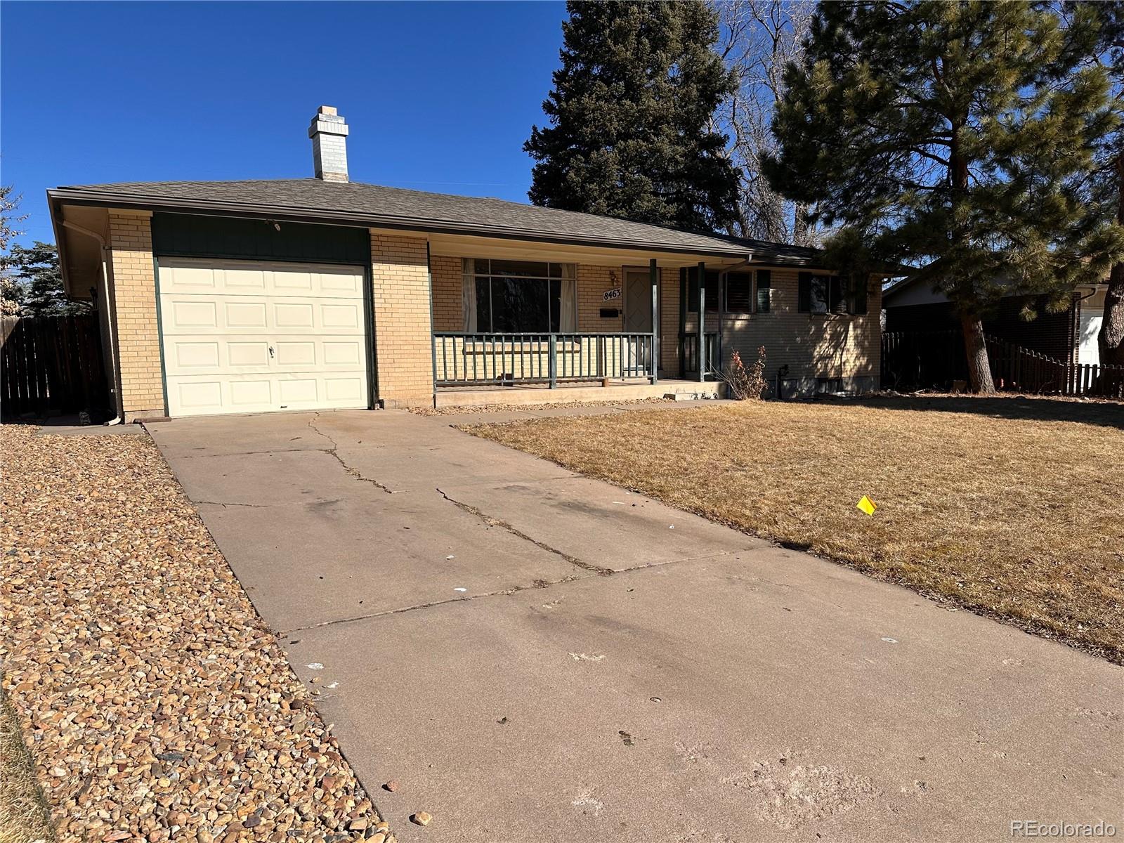 8463 W Arizona Drive, lakewood MLS: 4565708 Beds: 4 Baths: 2 Price: $515,000