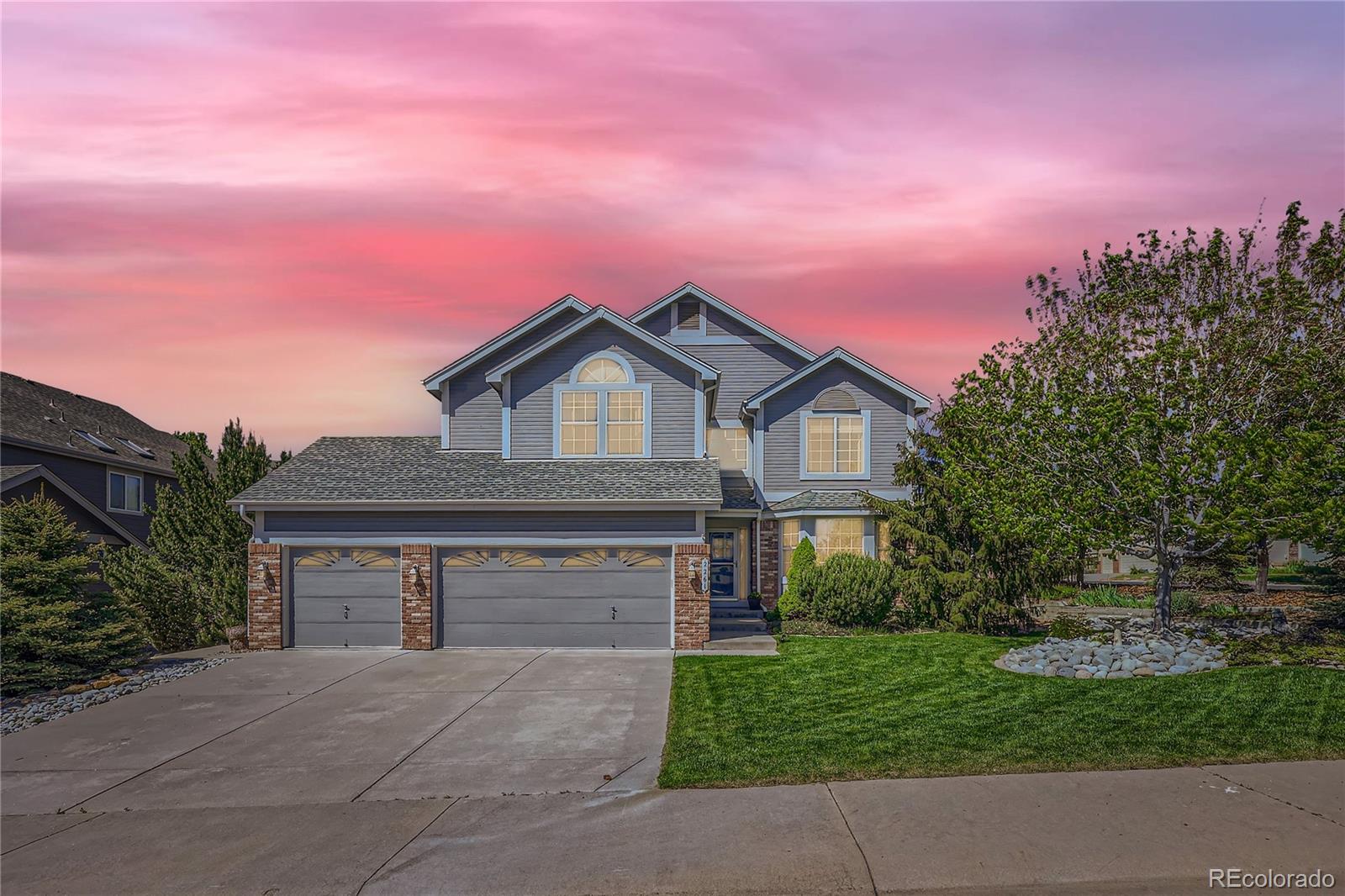 2261  Bulrush Court, castle rock MLS: 9927596 Beds: 4 Baths: 3 Price: $675,000