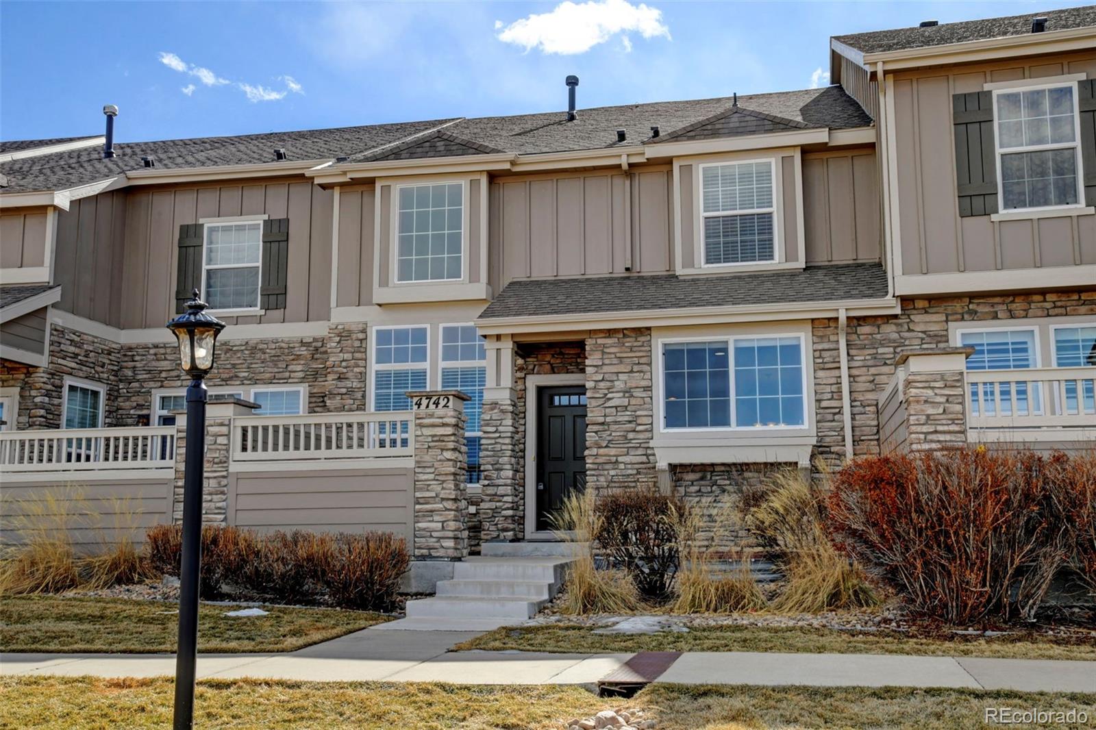 4742  Raven Run, broomfield MLS: 6360353 Beds: 2 Baths: 3 Price: $629,900