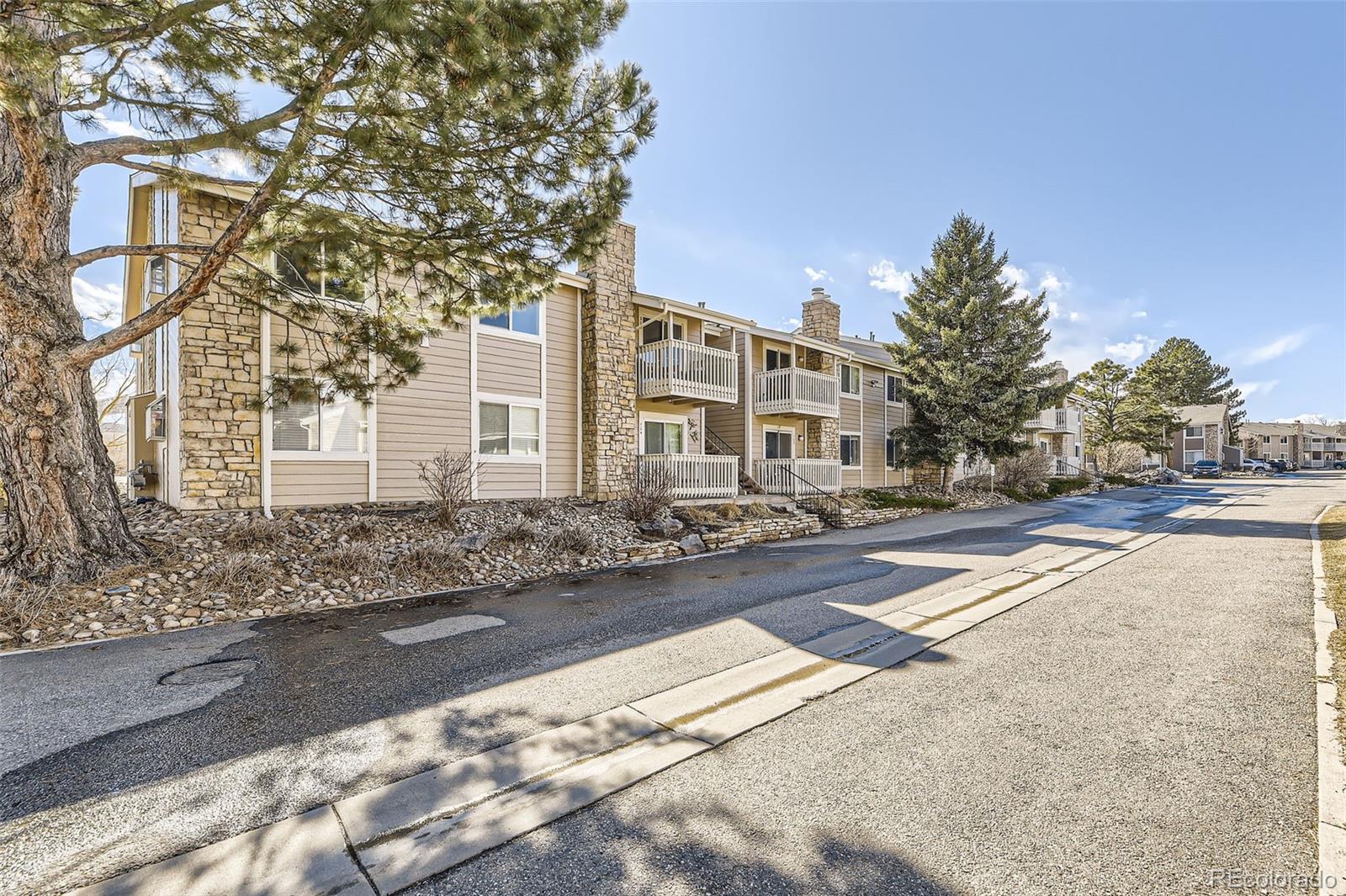 4400 S Quebec Street 204T, Denver  MLS: 8366489 Beds: 2 Baths: 2 Price: $284,900