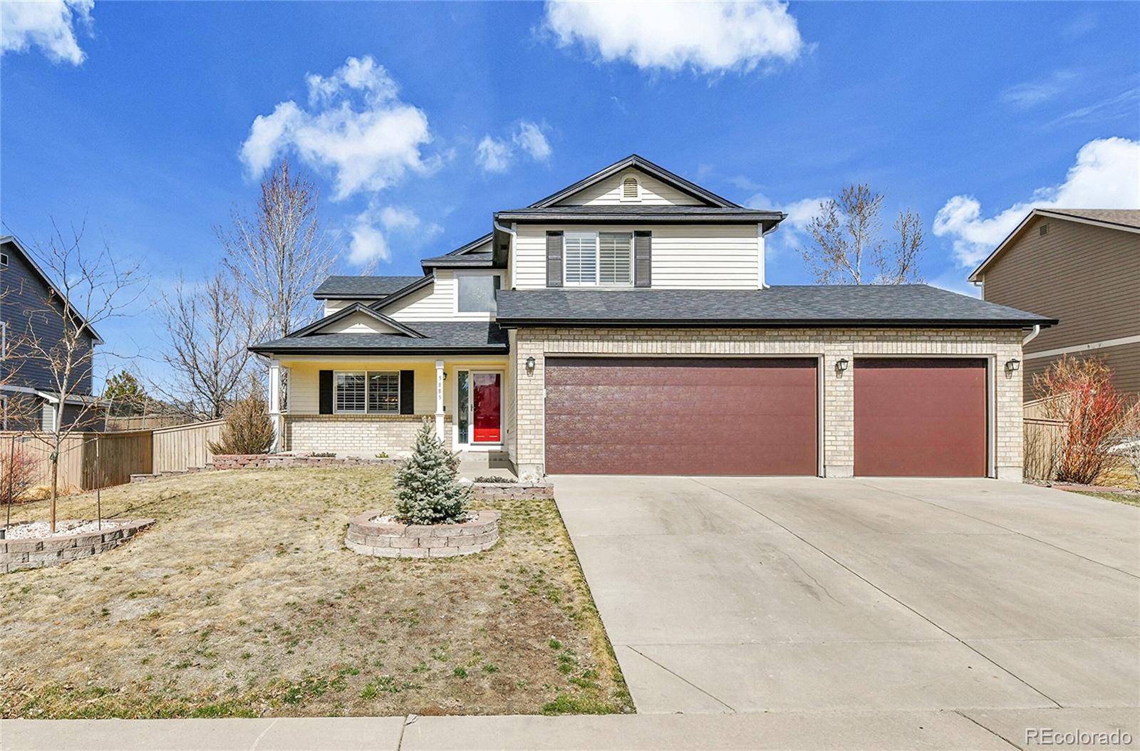 5885  Kingsfield Street, castle rock MLS: 2320341 Beds: 4 Baths: 3 Price: $640,000