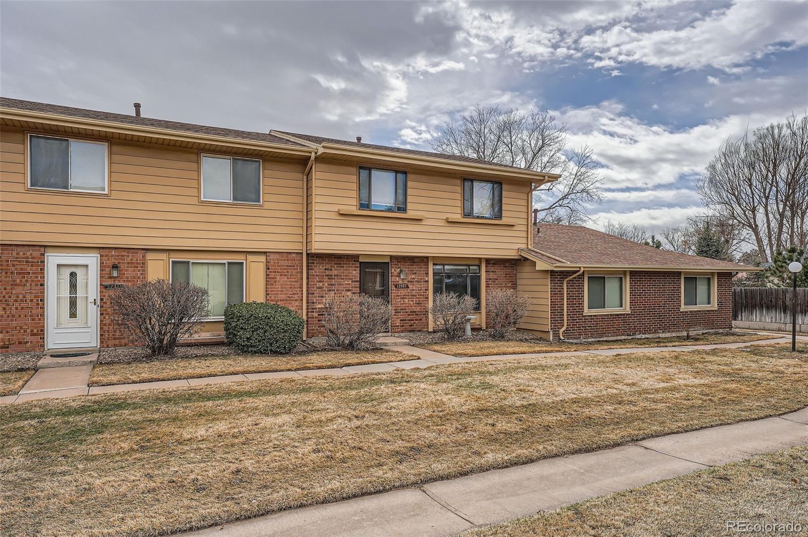 12407 E Louisiana Avenue, aurora MLS: 9789997 Beds: 2 Baths: 3 Price: $300,000