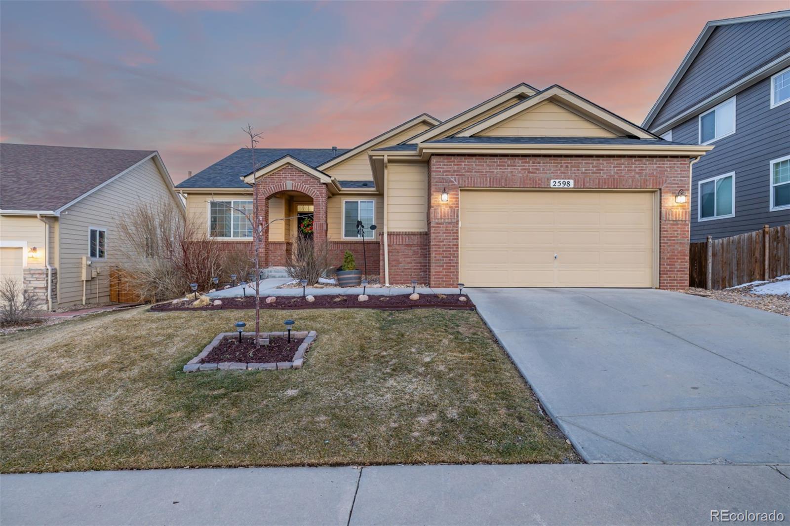 2598  Terravita Way, castle rock MLS: 2622925 Beds: 5 Baths: 3 Price: $725,000