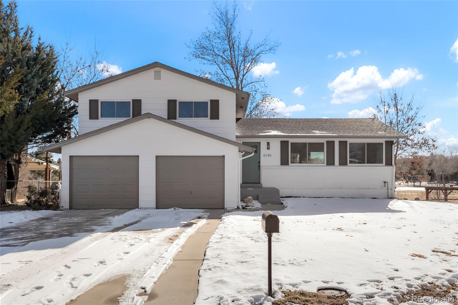 6190 W Canyon Avenue, littleton MLS: 7196315 Beds: 4 Baths: 3 Price: $715,000