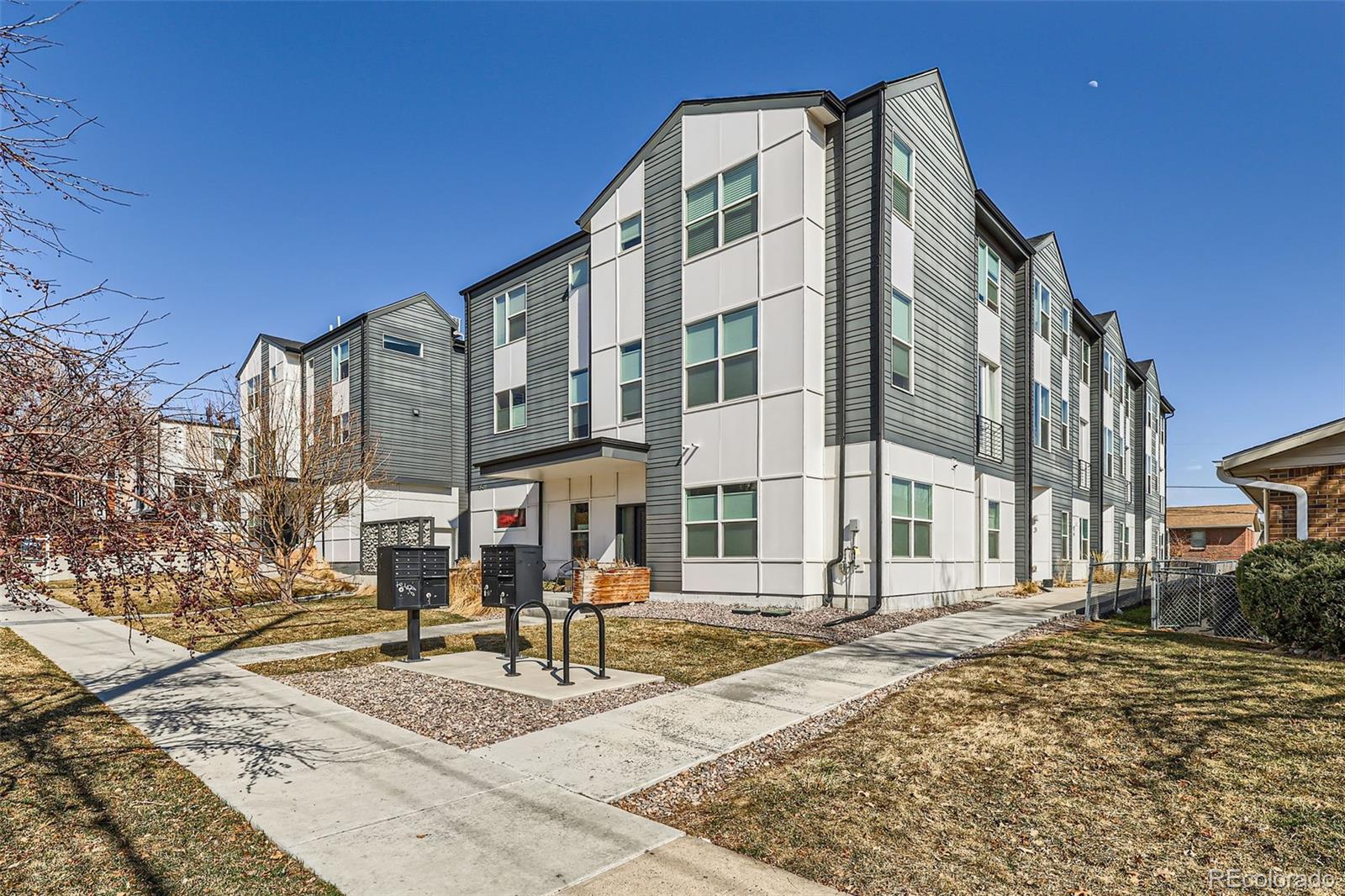 1810  Irving Street 4, Denver  MLS: 3329654 Beds: 2 Baths: 3 Price: $635,000