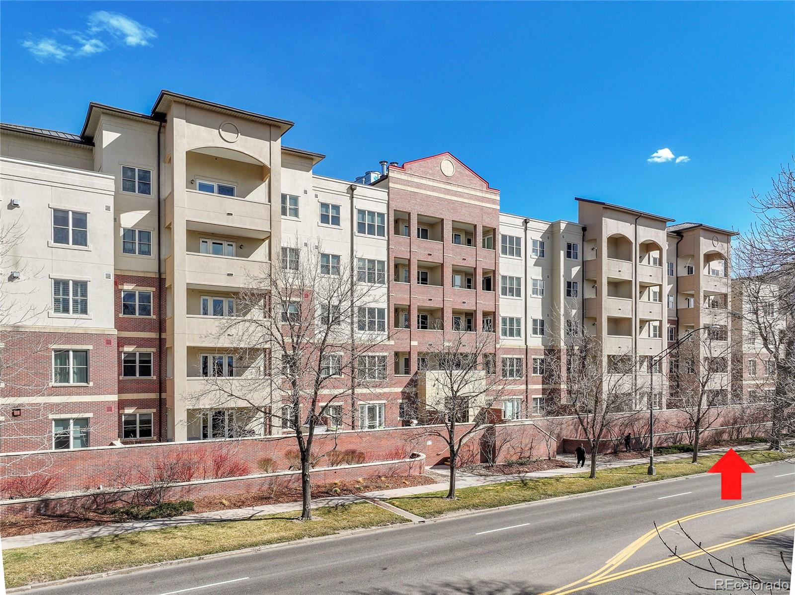 2200 S University Boulevard 105, Denver  MLS: 3139990 Beds: 2 Baths: 3 Price: $650,000