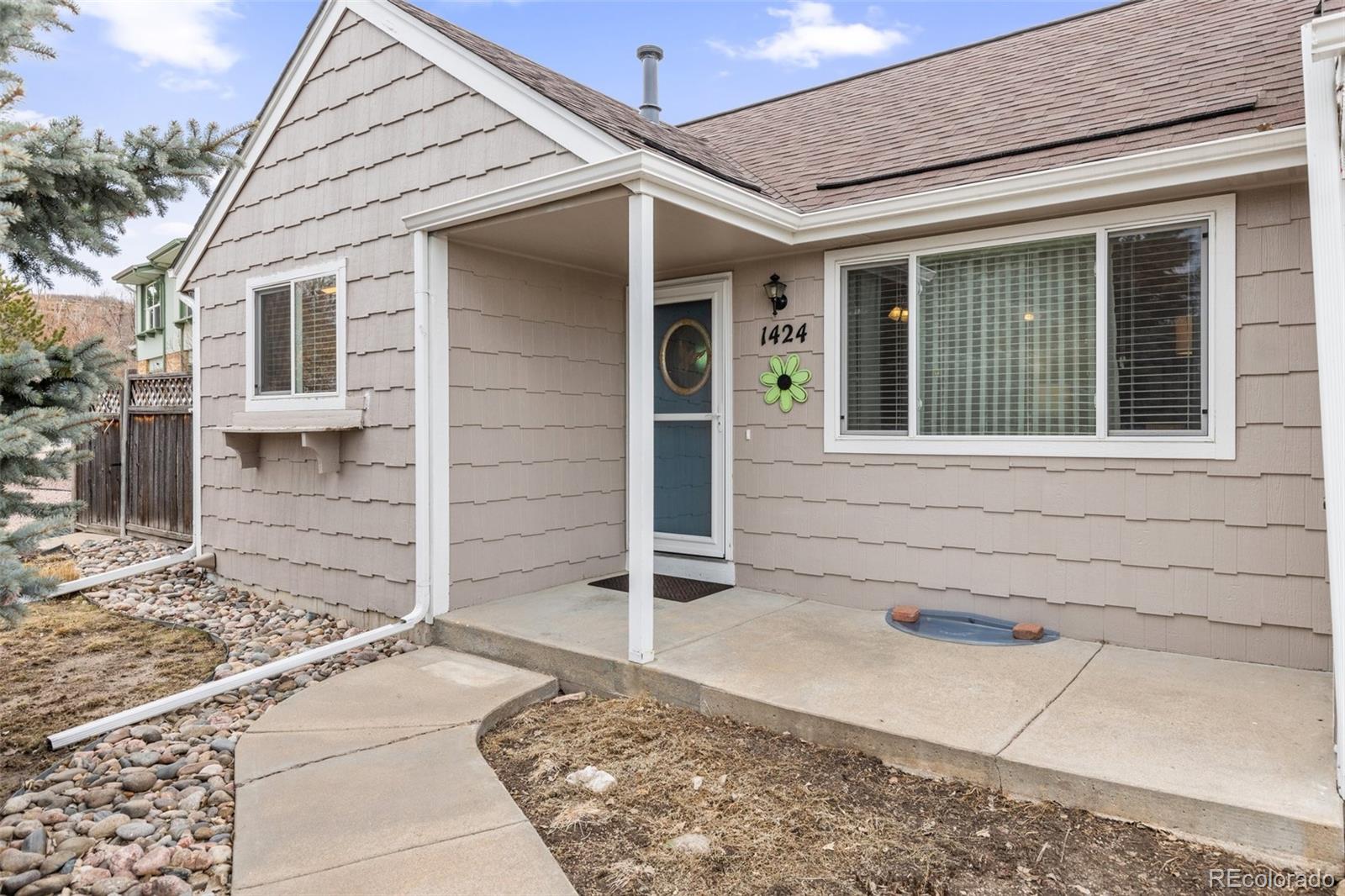 1424 S Sierra Drive , Castle Rock  MLS: 8125294 Beds: 3 Baths: 2 Price: $450,000