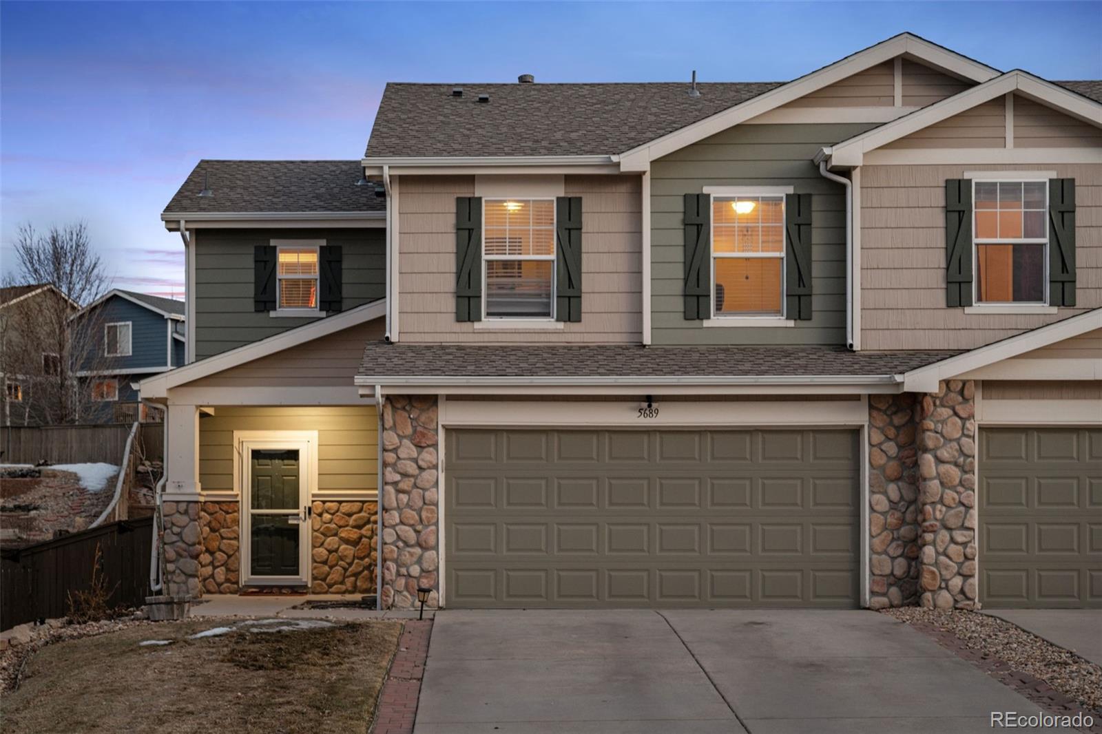 5689  Raleigh Circle, castle rock MLS: 4234396 Beds: 3 Baths: 3 Price: $490,000