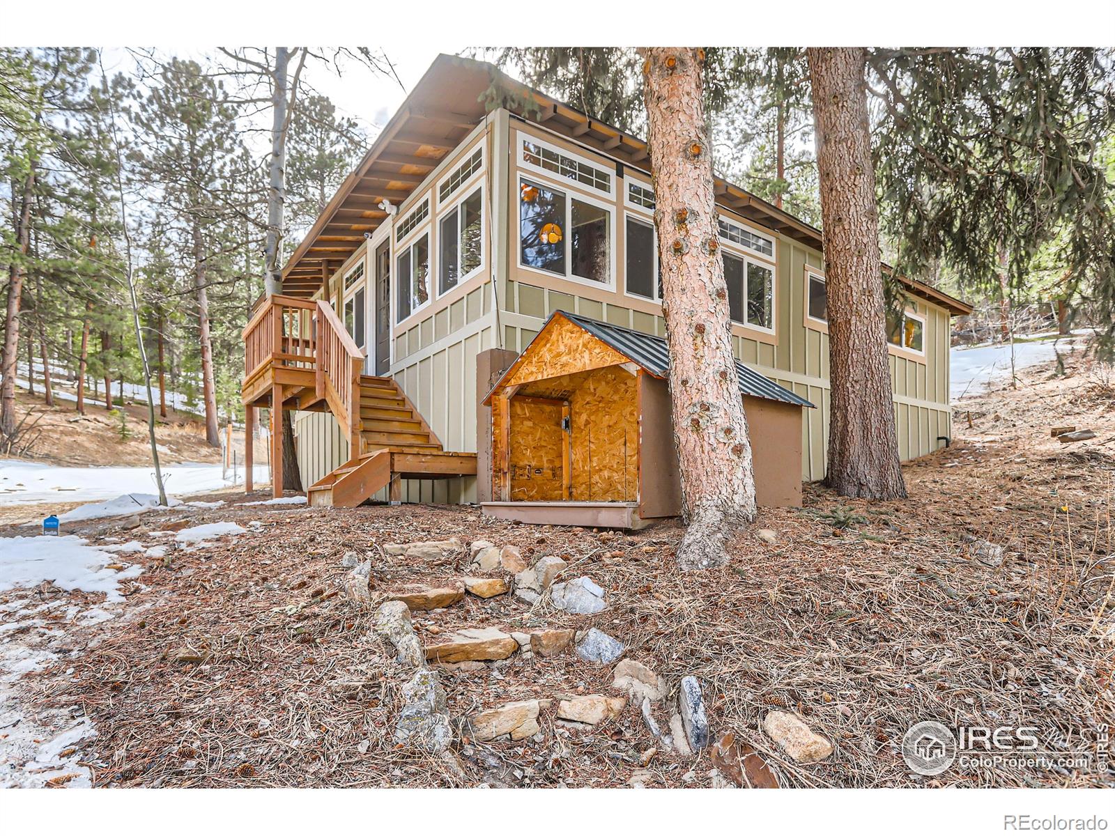 30690  Highway 72 , golden MLS: 4567891028680 Beds: 2 Baths: 1 Price: $575,000