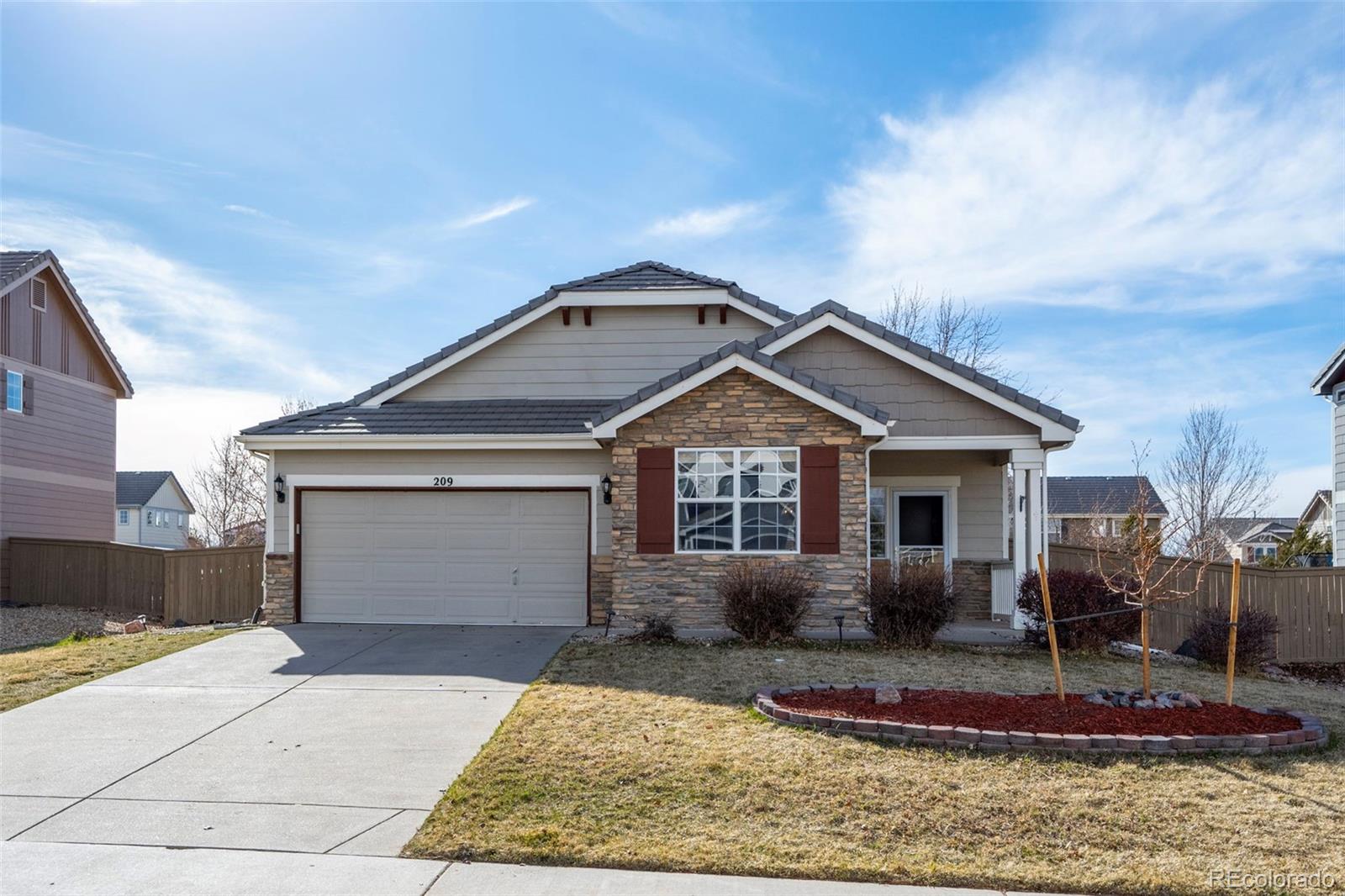 209  Falmouth Street, castle rock MLS: 3585160 Beds: 3 Baths: 2 Price: $525,000