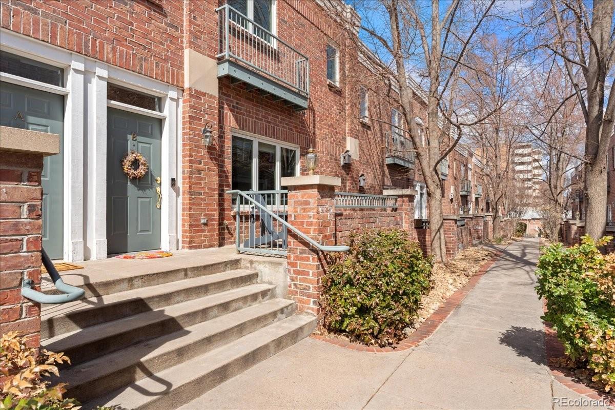 2660 S University Boulevard B, Denver  MLS: 6309137 Beds: 3 Baths: 4 Price: $675,000