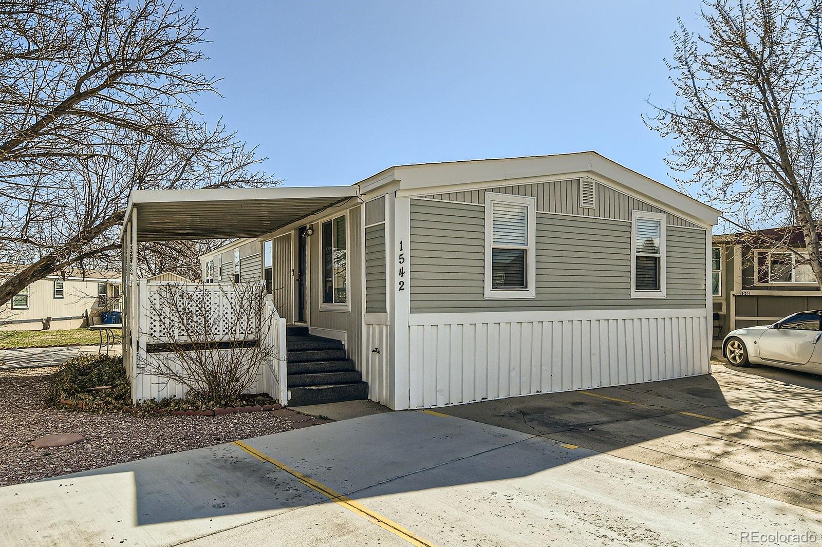 2885 E Midway Boulevard, denver MLS: 8765174 Beds: 3 Baths: 2 Price: $130,000