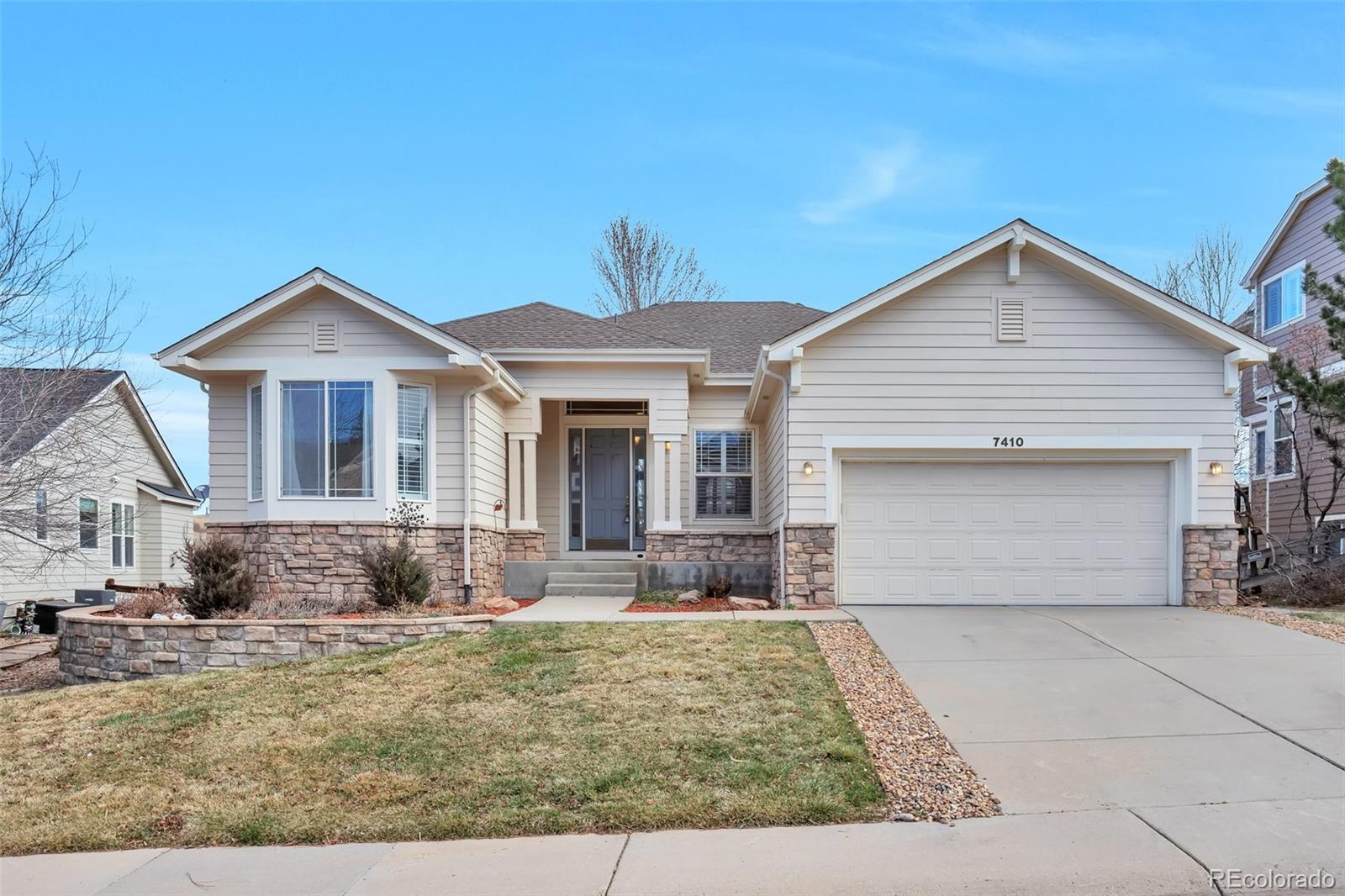 7410  Winter Berry Lane, castle pines MLS: 8711868 Beds: 2 Baths: 2 Price: $599,900