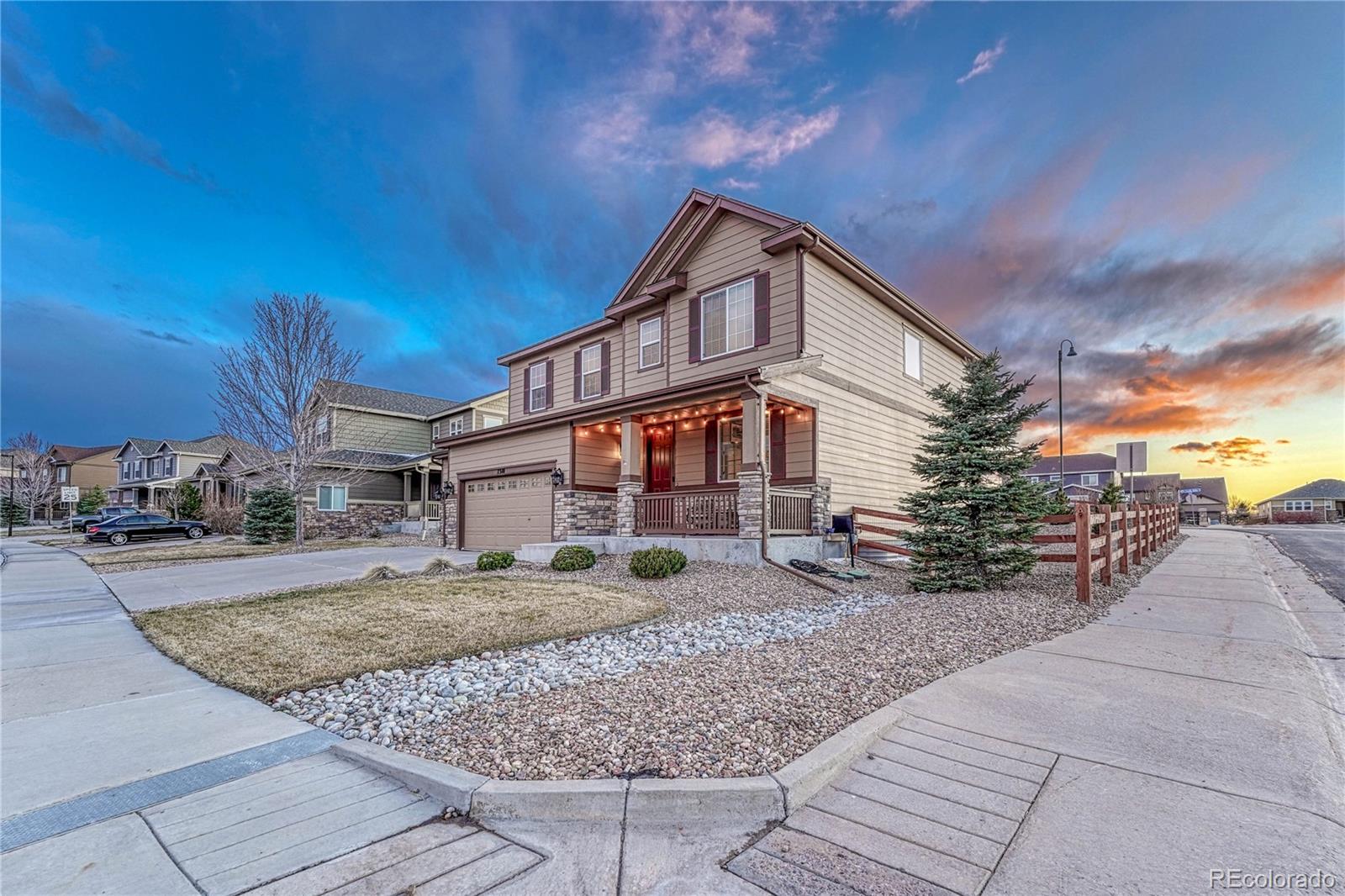 7310  Blue Water Drive, castle rock MLS: 8323508 Beds: 4 Baths: 3 Price: $745,000