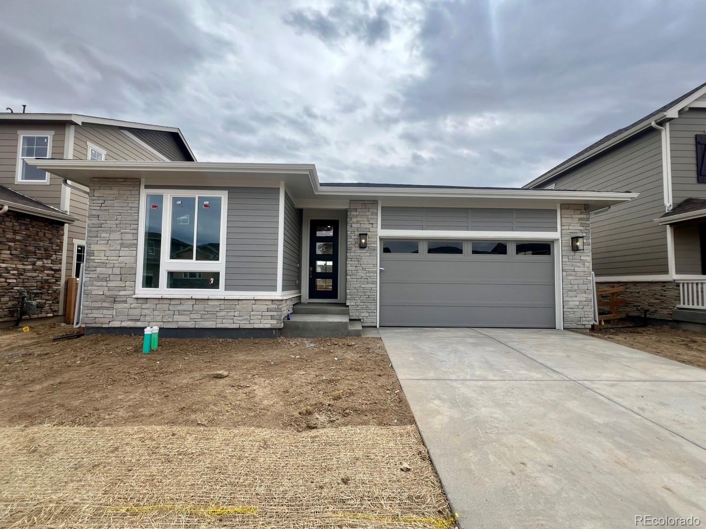 24738 E 40th Avenue, aurora MLS: 4451607 Beds: 5 Baths: 3 Price: $764,950