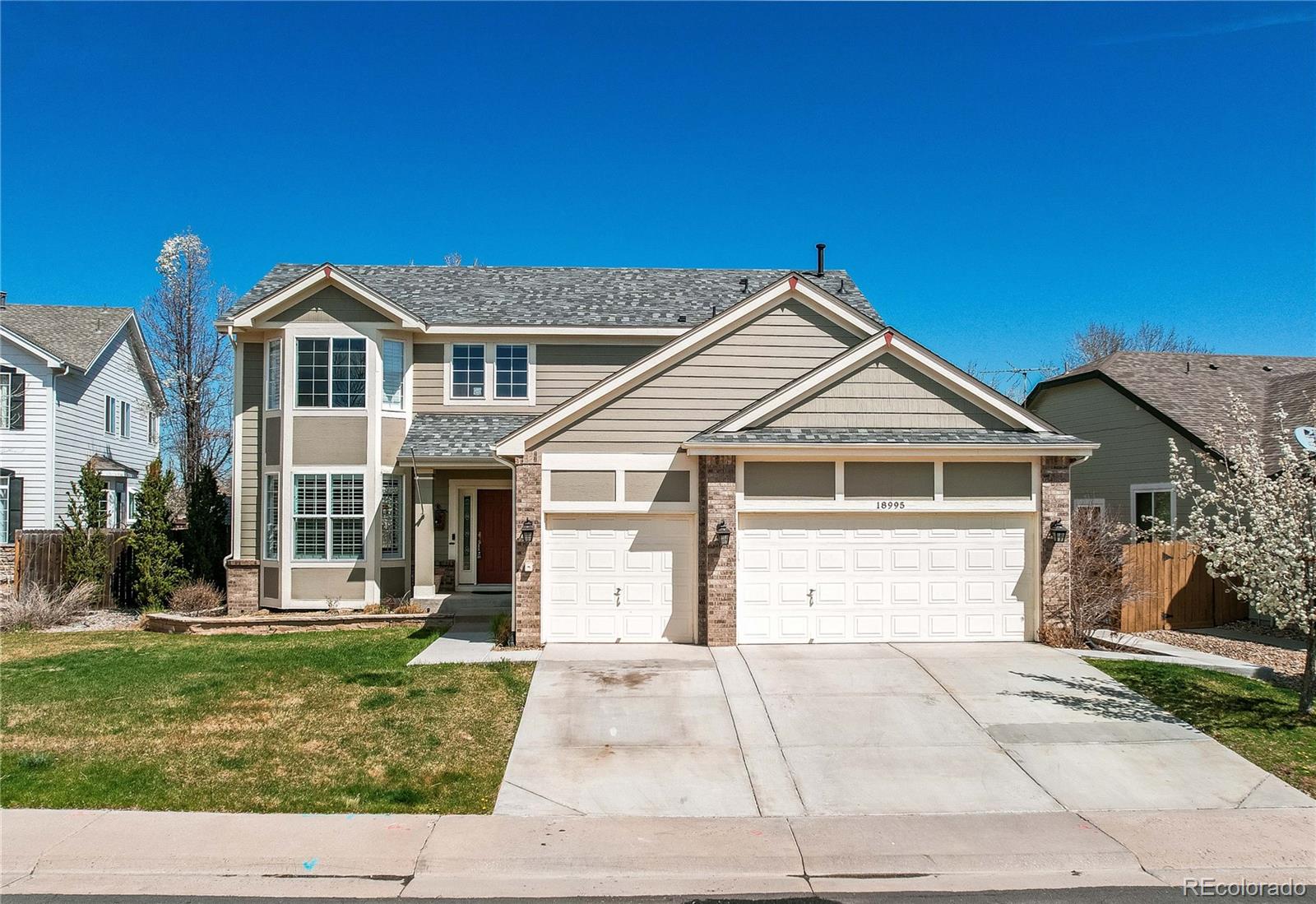 18995 E Bellisario Creek Place, parker MLS: 6609485 Beds: 3 Baths: 3 Price: $675,000