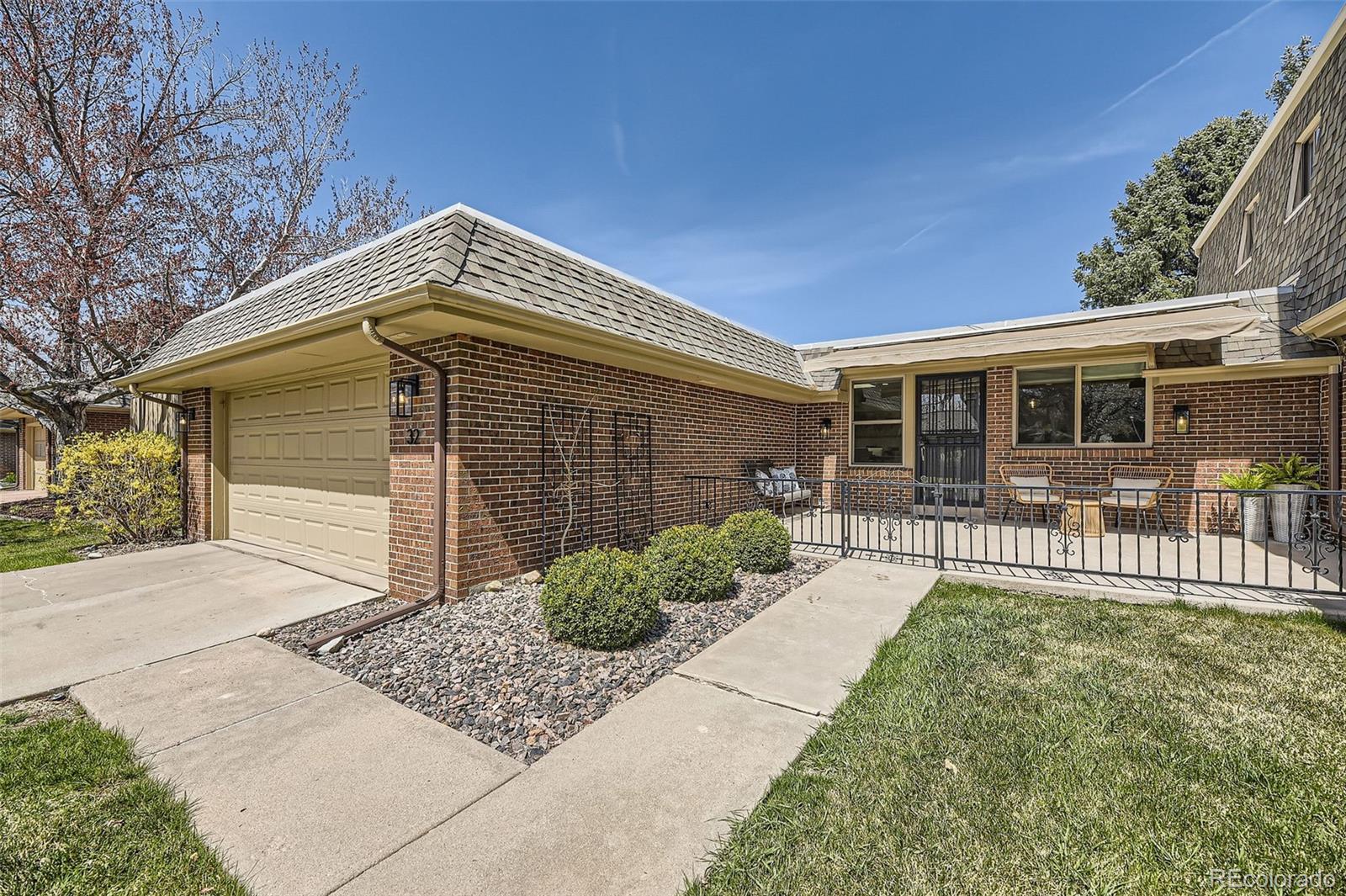 32  Eagle Drive , Littleton  MLS: 7090811 Beds: 2 Baths: 3 Price: $895,000