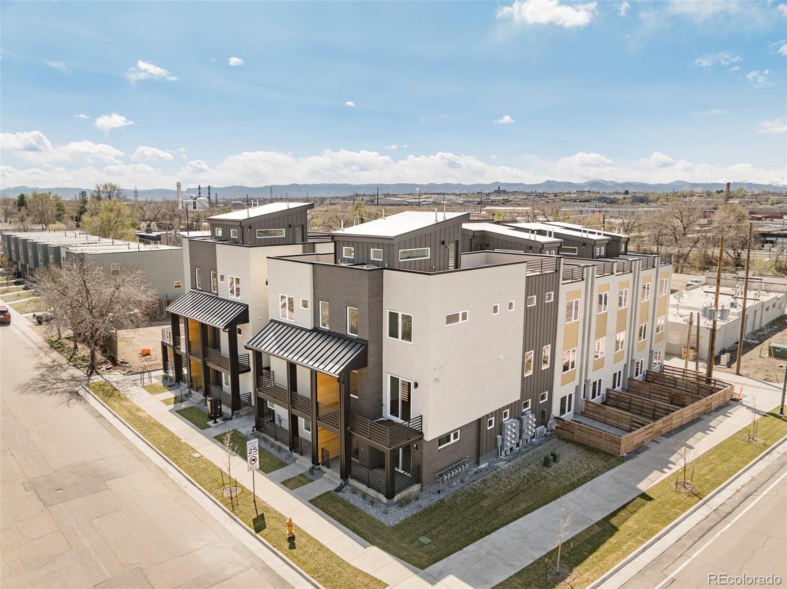 2105 S Galapago Street, denver MLS: 5985974 Beds: 3 Baths: 3 Price: $595,000