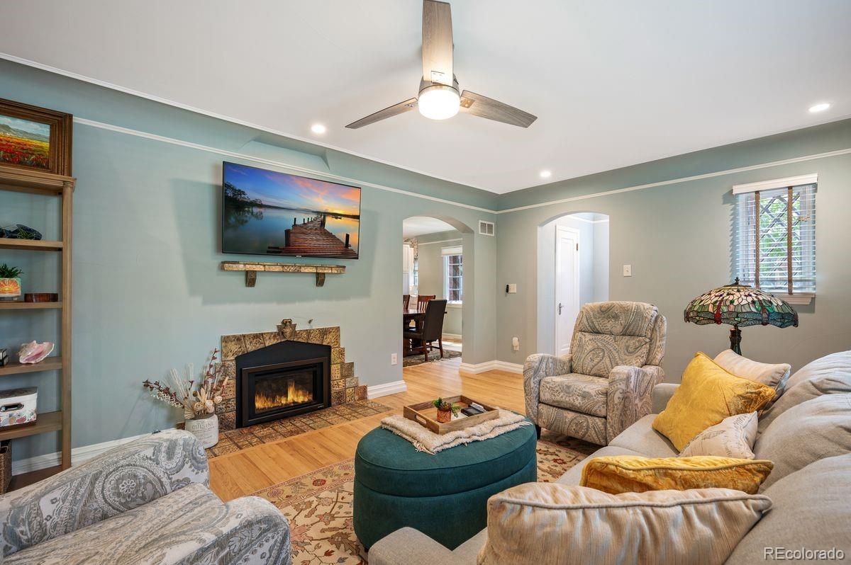 2300  Jasmine Street, denver  House Search MLS Picture