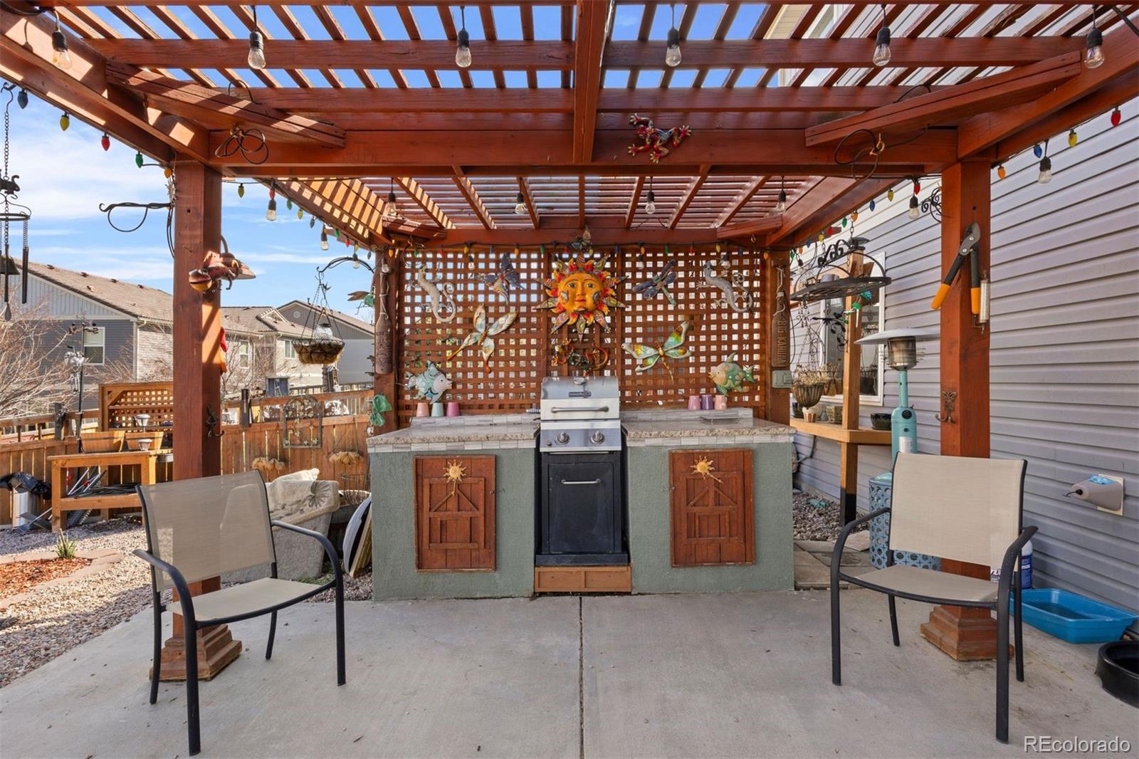 2320  Morningview Lane, castle rock MLS: 4687528 Beds: 3 Baths: 3 Price: $585,000