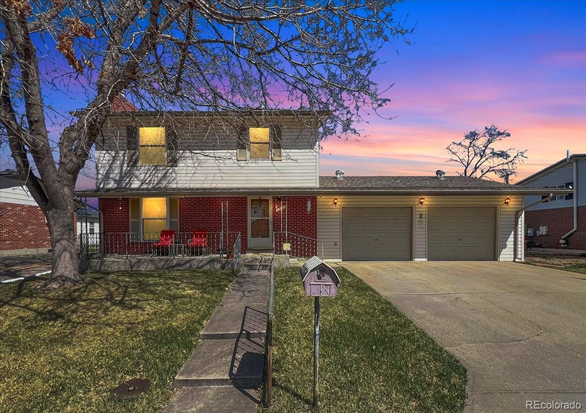 1941 E 119th Place, northglenn MLS: 5890964 Beds: 3 Baths: 3 Price: $520,000