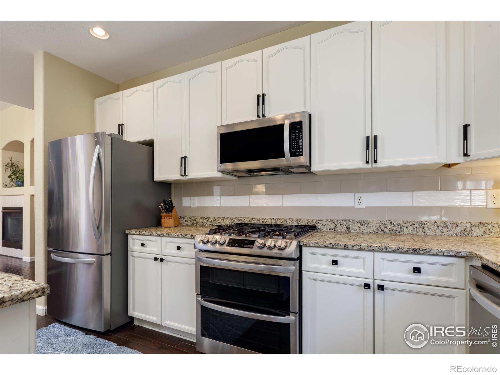 4215  Bella Vista Drive, longmont MLS: 4567891030823 Beds: 3 Baths: 2 Price: $748,800