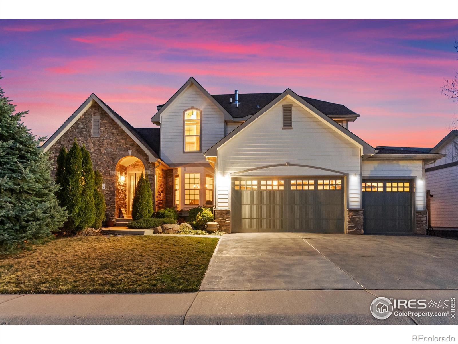 7225  Royal Country Down Drive, windsor MLS: 4567891030937 Beds: 4 Baths: 5 Price: $1,350,000