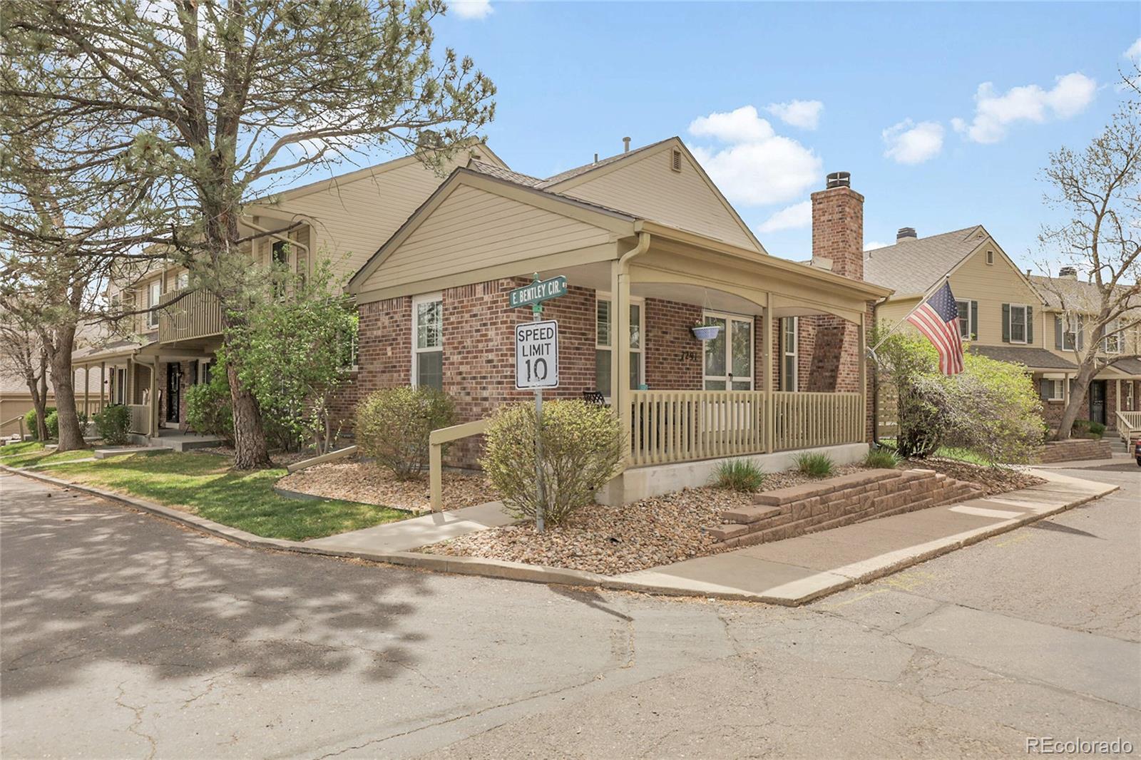 7291 E Bentley Circle , Centennial  MLS: 2726358 Beds: 4 Baths: 3 Price: $534,500