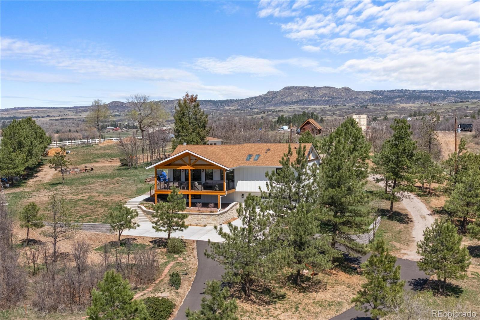 3303  Wolfensberger Road, sedalia MLS: 7515934 Beds: 3 Baths: 3 Price: $1,589,000