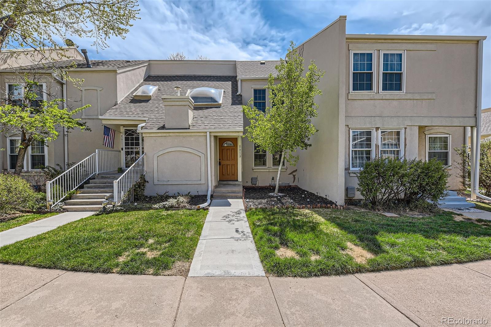 2913 S Vaughn Way, aurora MLS: 7540100 Beds: 4 Baths: 3 Price: $400,000