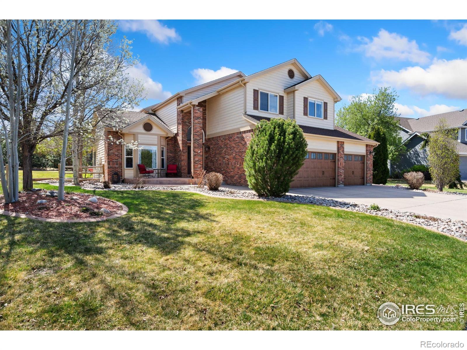1591  Ridge West Drive, windsor MLS: 4567891031349 Beds: 4 Baths: 4 Price: $850,000
