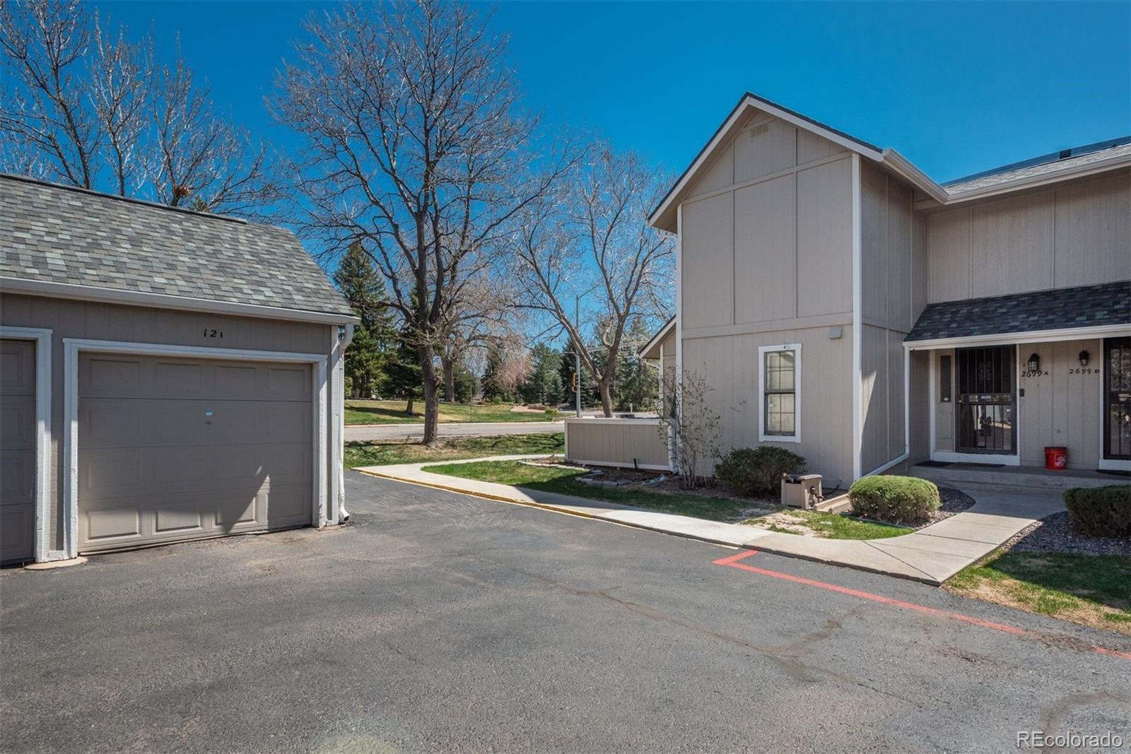 2699 S Xanadu Way, aurora MLS: 2290033 Beds: 2 Baths: 2 Price: $300,000