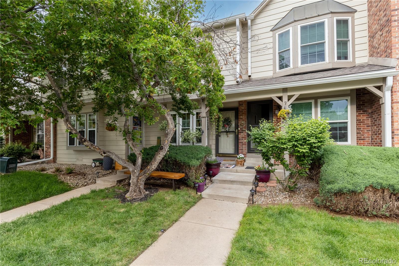 9620 W Chatfield Avenue D, Littleton  MLS: 9180555 Beds: 2 Baths: 2 Price: $399,000