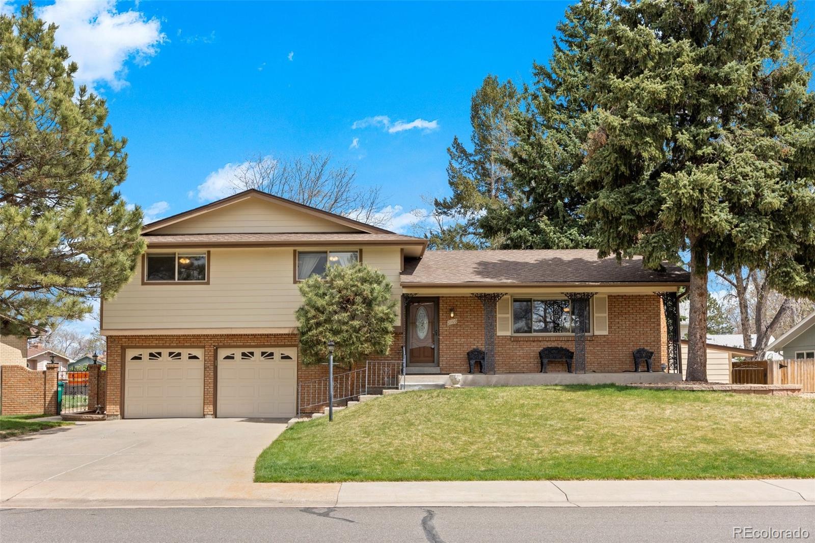 2160 S Flower Street, lakewood MLS: 5358484 Beds: 3 Baths: 3 Price: $650,000
