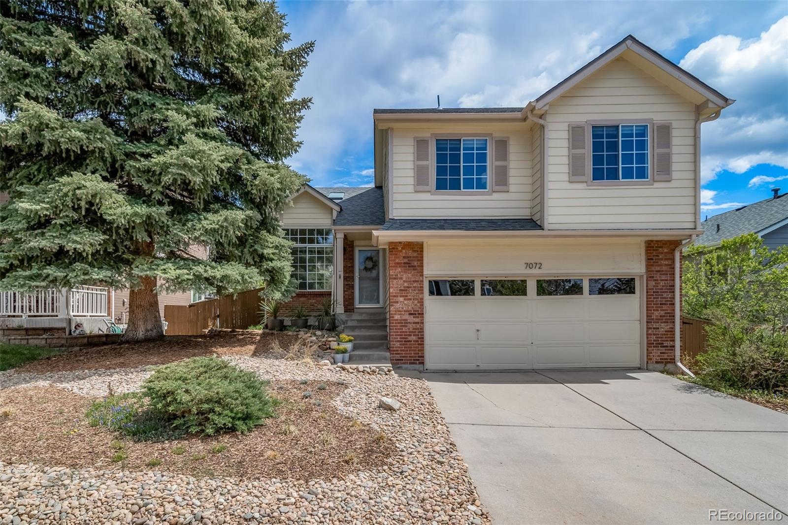 7072  Palisade Drive, highlands ranch MLS: 2880205 Beds: 5 Baths: 4 Price: $699,000