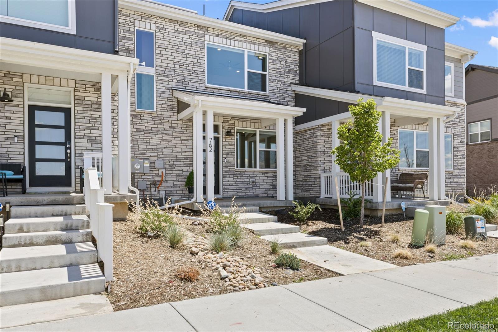 762 N Rome Street, aurora MLS: 8969513 Beds: 3 Baths: 3 Price: $449,000