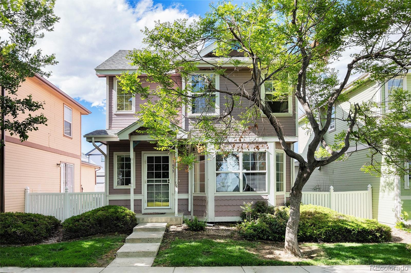 1655 S Buckley Circle, aurora MLS: 1936981 Beds: 3 Baths: 3 Price: $398,500