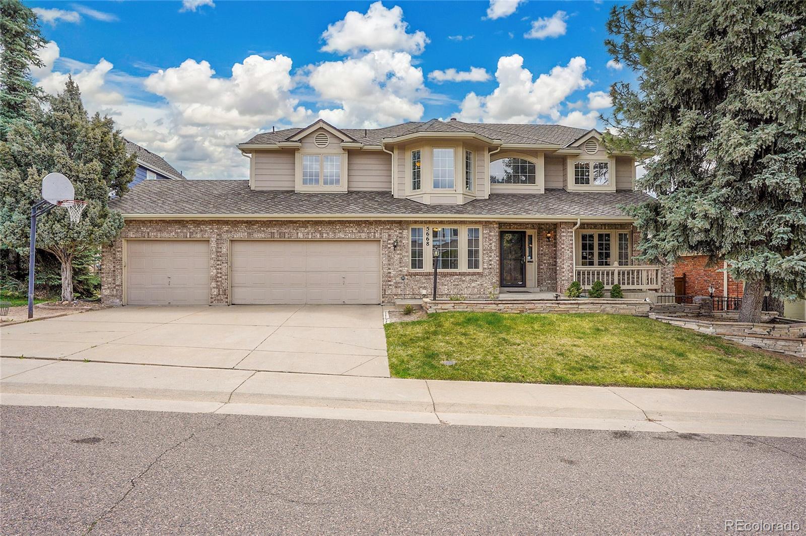 5668 S Rifle Court, centennial MLS: 4245474 Beds: 6 Baths: 4 Price: $759,900
