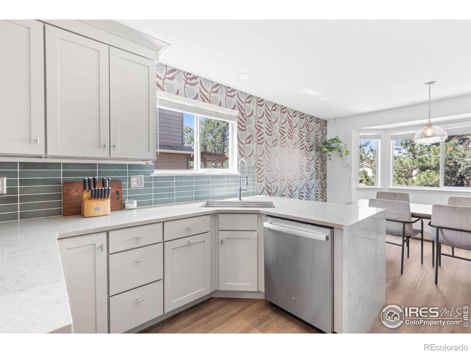 1485  Stoneham Street, superior MLS: 4567891031884 Beds: 3 Baths: 4 Price: $759,000