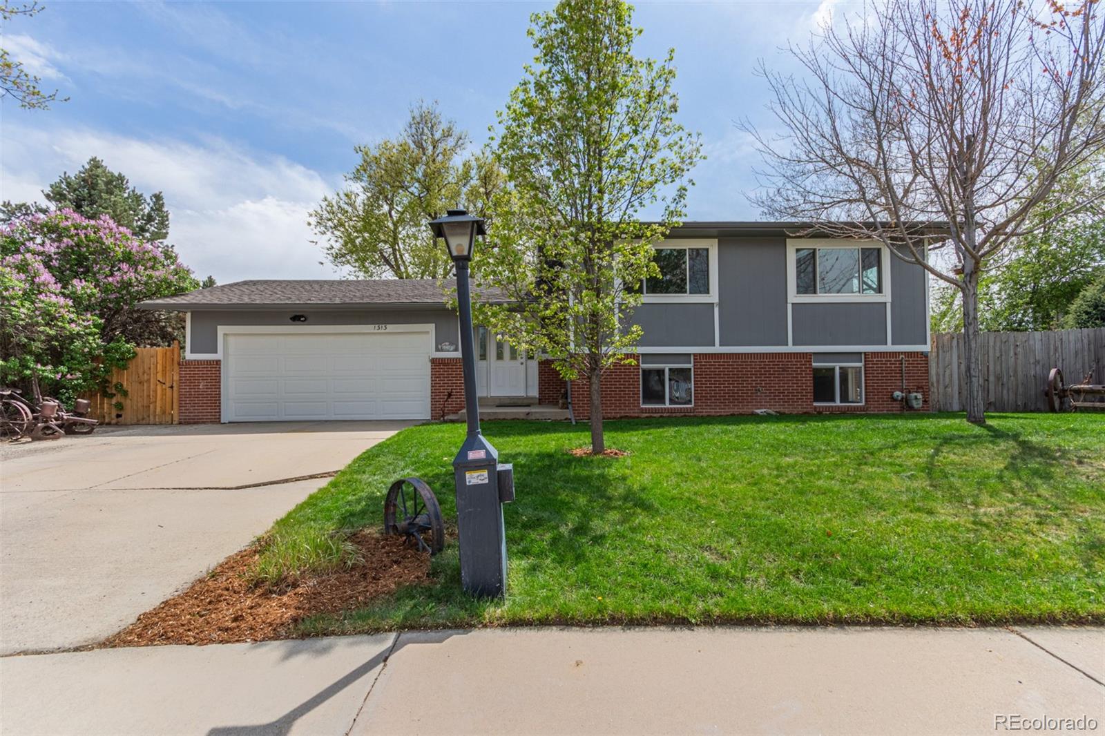 1313  Garden Circle, longmont MLS: 8203824 Beds: 4 Baths: 3 Price: $650,000