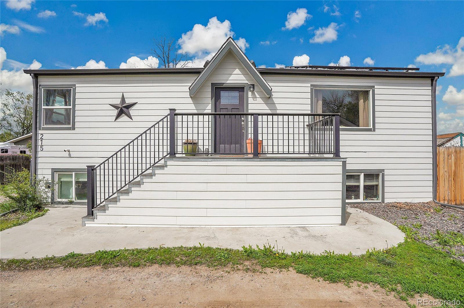215  Jay Street, lakewood MLS: 5562064 Beds: 3 Baths: 1 Price: $575,000