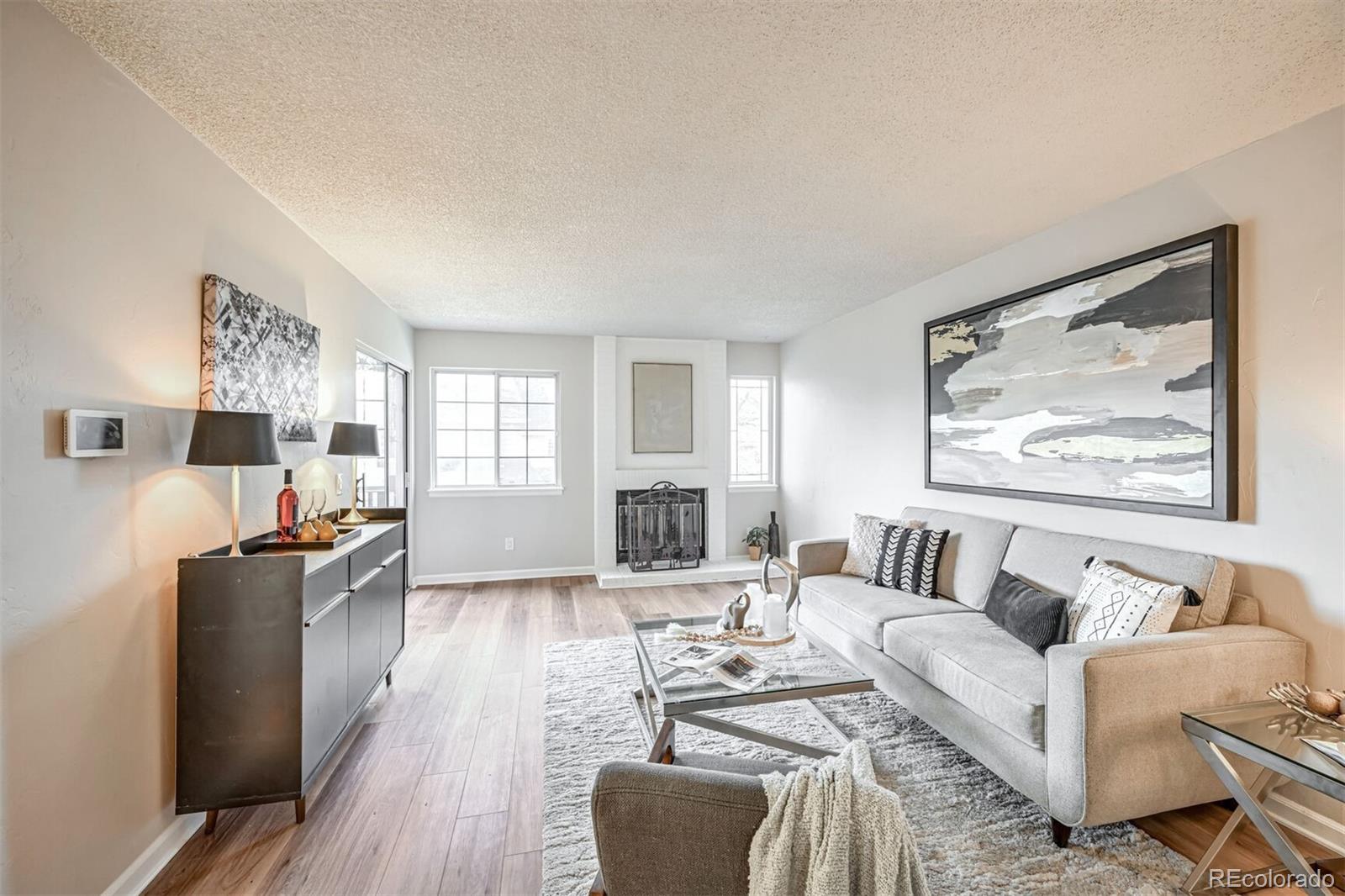1470 S Quebec Way, denver MLS: 3756233 Beds: 2 Baths: 3 Price: $399,500