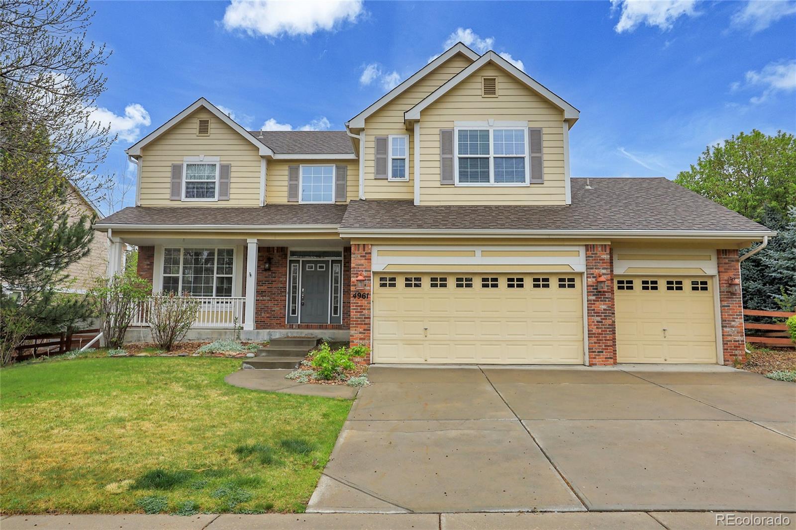 4961  Aspen Creek Drive, broomfield MLS: 1581559 Beds: 5 Baths: 3 Price: $899,500