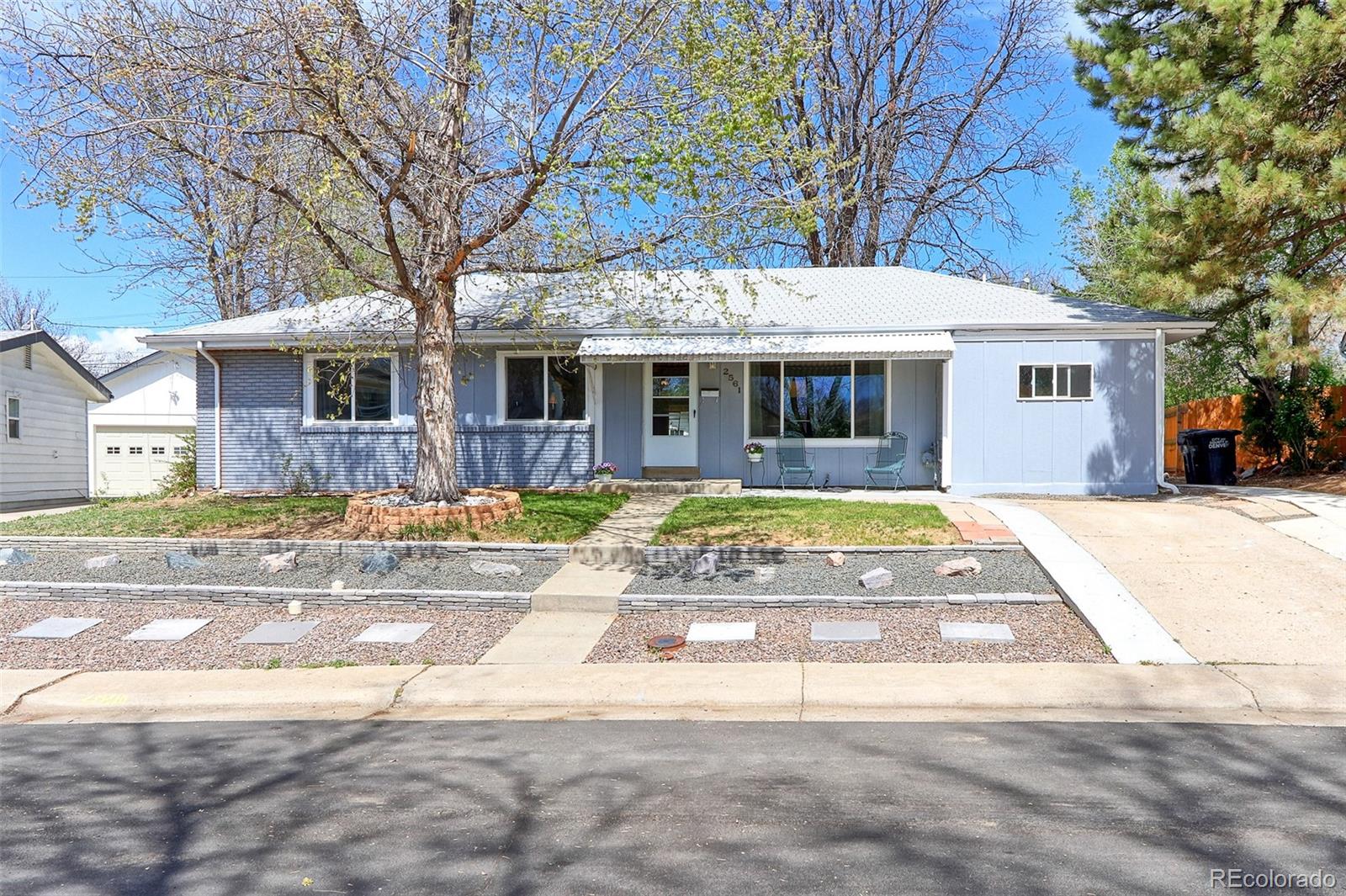 2561 S Carey Way, denver MLS: 2669268 Beds: 4 Baths: 4 Price: $650,000