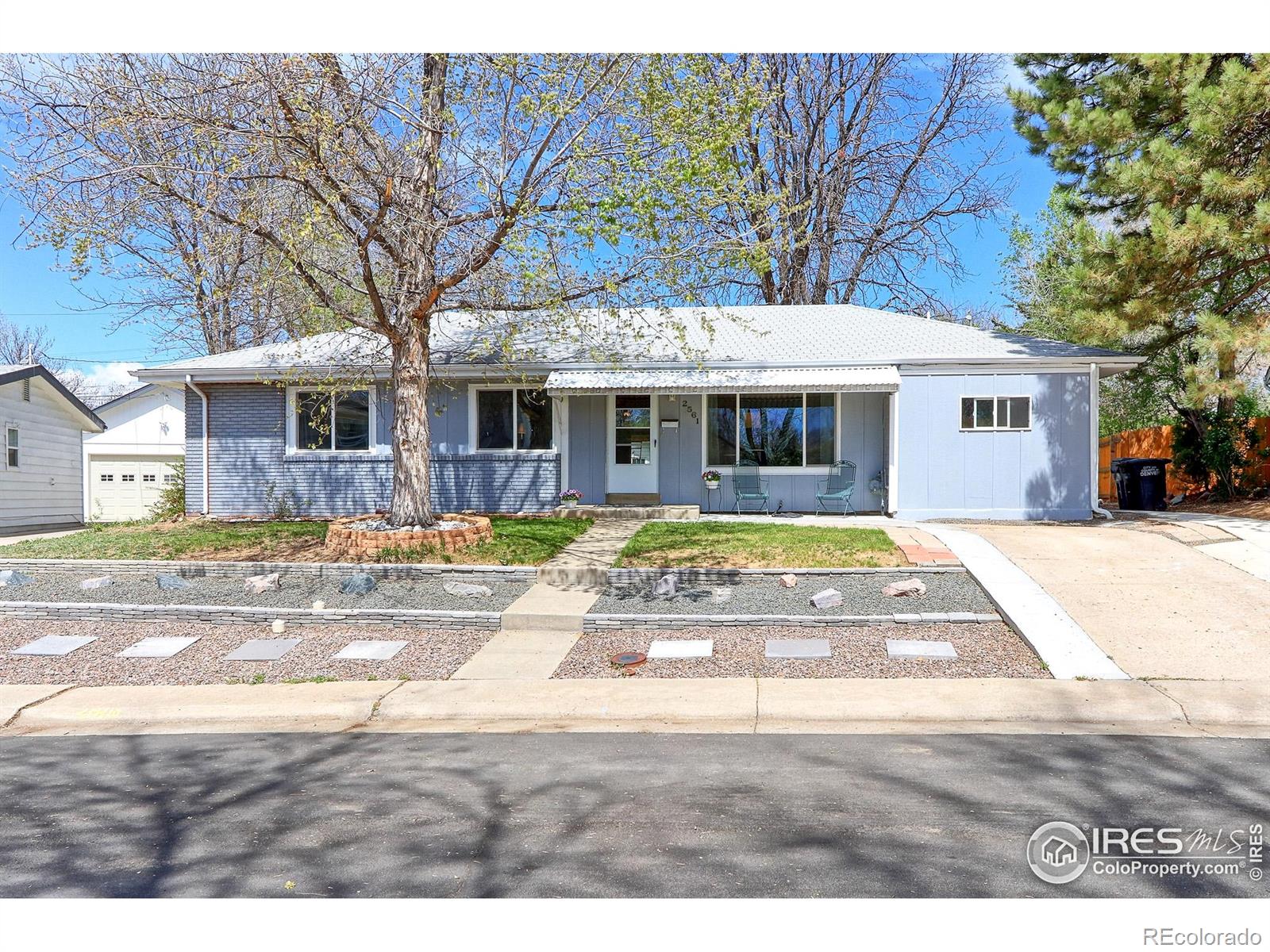 2561 S Carey Way, denver MLS: 4567891032599 Beds: 4 Baths: 4 Price: $650,000
